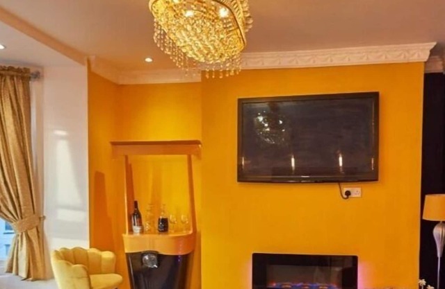 Flat in Kemptown. Road opposite to beach