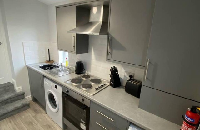 Flat - Sleeps 4 - Pet Friendly - Parking