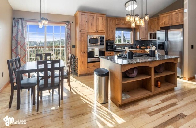 Fleur de Lis 4bed 3bath & Mountain Views