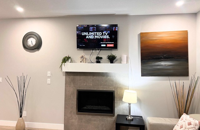 Flowealth Property Luxury Villa 6BR Sleeps 17 Near Lake Netflix TV Wifi