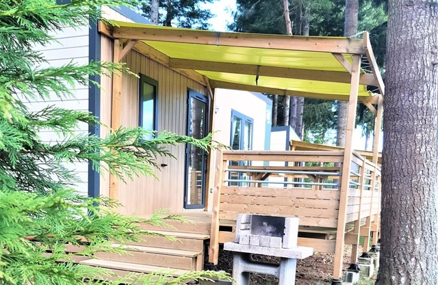 Flower Camping Le Belvédère * - Mobil-home Premium EPIE - 2 bedrooms 4 people