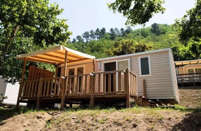 Flower Camping Mas de Champel * - Mobile-Home 30m2 - Comfort - 2 bedrooms - Terrace semi-covered - TV - Clim 5 persons