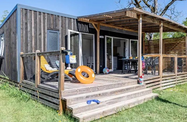 Flower Camping Mas de Champel * - Homeflower Premium 26.5m² - 2 bedrooms + terrace + TV + Air conditioning + Sheets + Towels 4 people