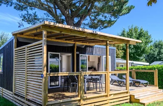 Flower Camping Mas de Champel * - Homeflower Premium 30.5m² - 3 bedrooms + terrace + TV + Sheets + Towels + Air conditioning 6 people