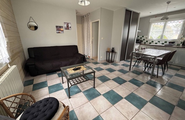 For a quiet stay in a pretty coastal village 5 minutes from La Rochelle/Ile de Ré