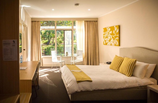 Foreshore Motor Inn
