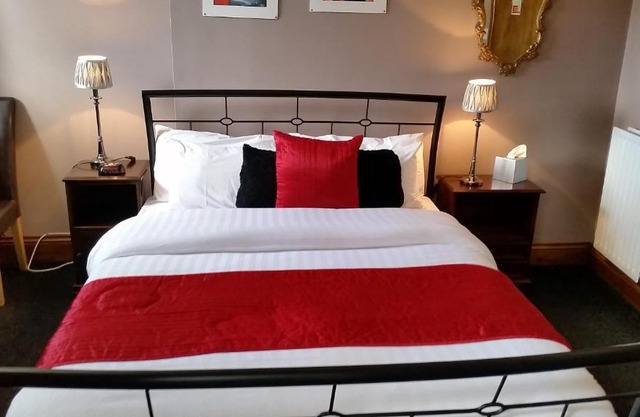 Forresters Bar & French Restaurant with Rooms