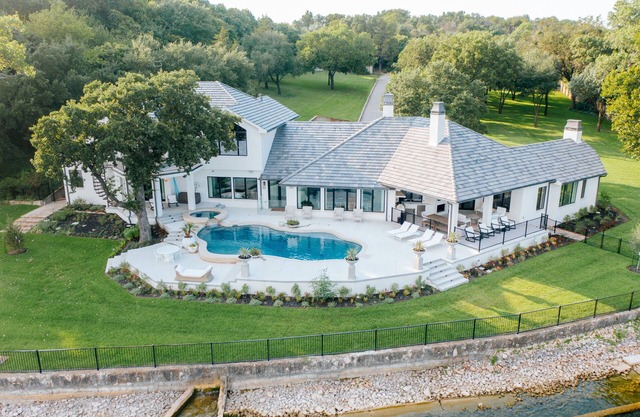 Fort Worth Lake Front Retreat