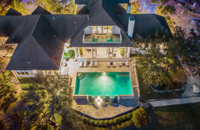 Fortaleza l Luxury 8 BR, 7,000+ sqft Palace on 3 Acres with Pickleball & Basketball Court