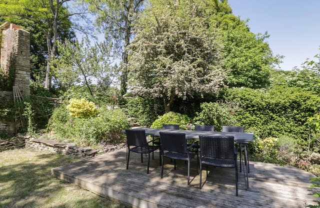 FOX DEN COTTAGE, family friendly, with open fire in Castle Combe