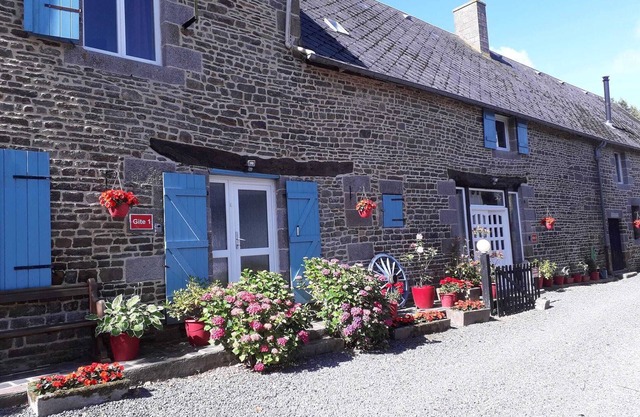 FOXES FARM 18TH CENTURY FARMHOUSE, Nr MONT SAINT MICHEL NORMANDY