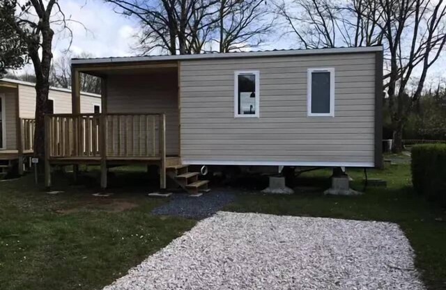 Flower Camping Les Chevaliers de Malte * - Mobile home comfort 24 m2 (2 bedrooms-4 pers) + TV + terrace 4 people