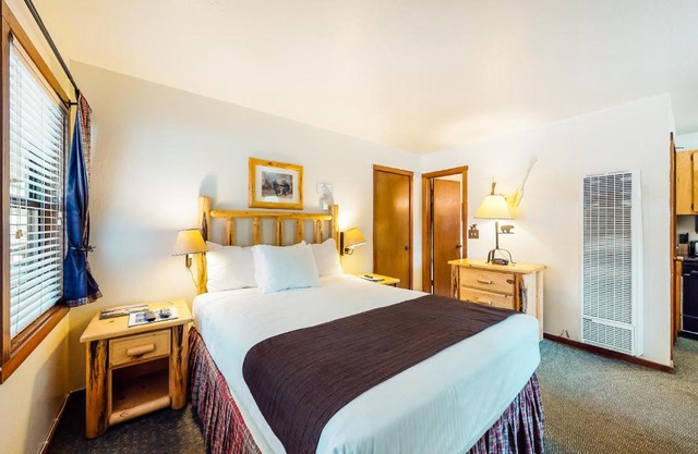 Franciscan Lakeside Lodge Studio