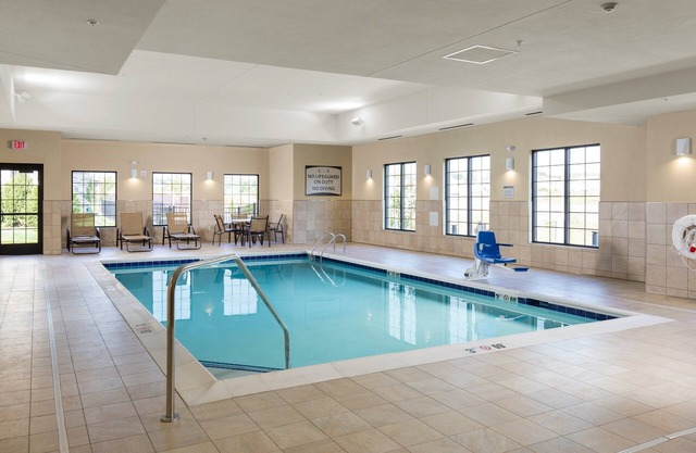 Free Breakfast. Pool. Suite Near Ohio State University