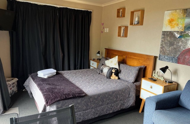 Free Wifi/Breakfast,clean,private studio Greymouth