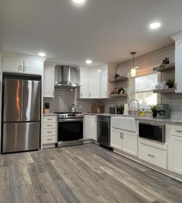 Freshly-remodeled, dog-friendly Westwood charmer!