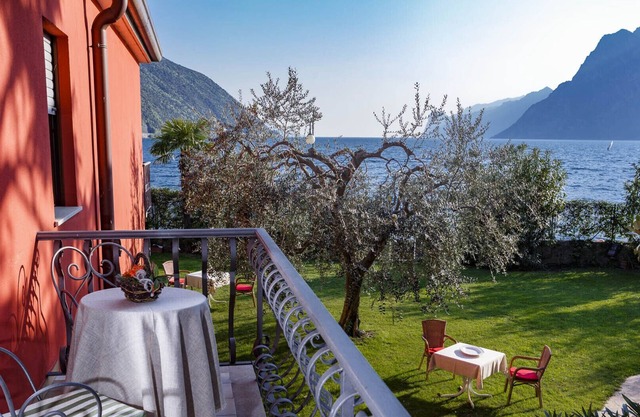 FRIDA - House Beust - apartment/studio - CENTRO TORBOLE