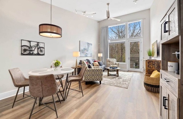 Frisco Suite - 0.1 mi to MTB trail Walk to DT Fay