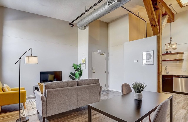 Frontdesk | Studio Apt by Target Field