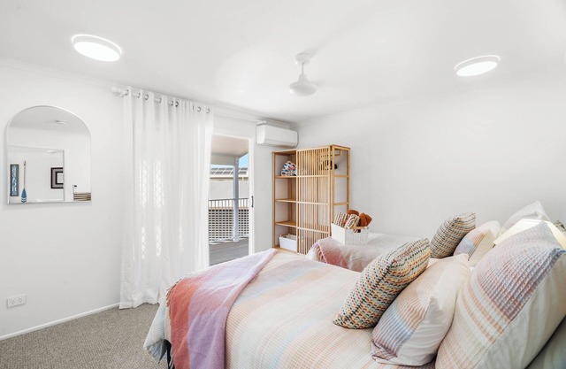Full House, Units 1 & 2 Anna & Barry at Beachside Mackay at Lamberts Beach, AU