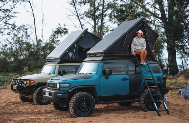 Fully Decked Lifted 4WD Blue FJ Cruiser!
