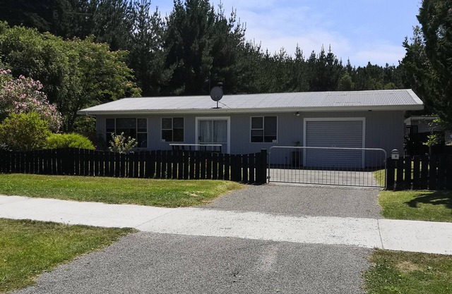 Fully fenced family and pet friendly iconic kiwi bach awaits