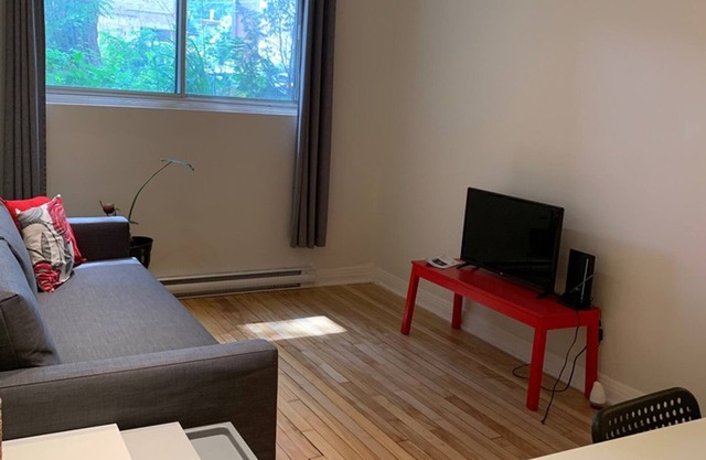 Fully Furnished one bedroom Apartment near Monkland village and Concordia
