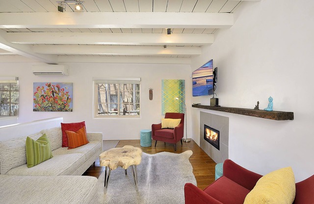 Fully remodeled home in the heart of Historic Santa Fe - AC - Easy stroll to All