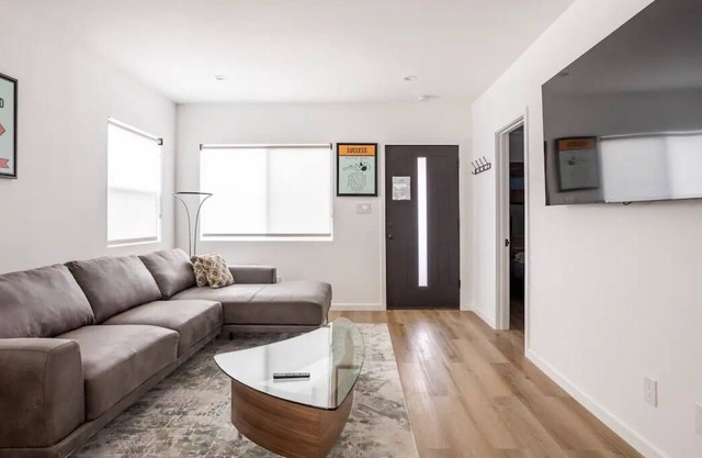 FULLY RENOVATED 2bed/1bath - The Monopoly House!