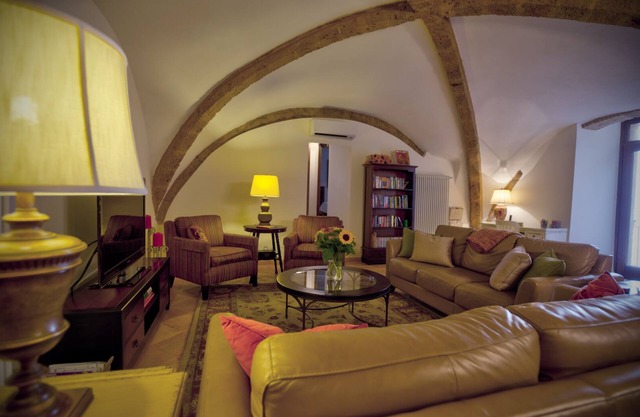 Fully Restored Lg. Apt in a 16th Century Palace Orvieto Center