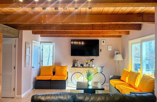 Fully updated 4BR 2.5B Patio playset & fireplaces Great location AC Linens Incl.