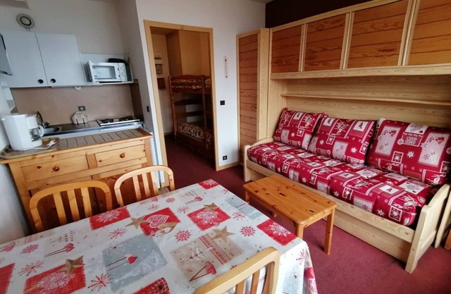 Functional studio near slopes with kitchenette and parking