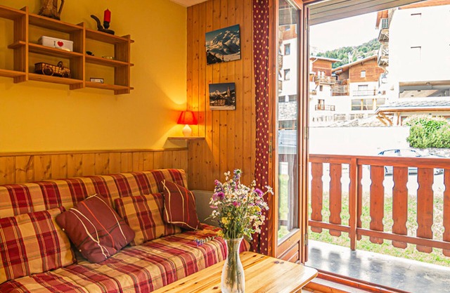 Functional studio with balcony for 3 people