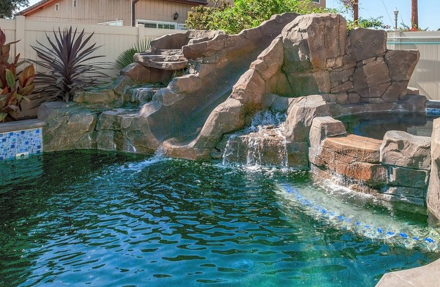 Funtierland + La Casa De Mickey + Close to Disney + Shared Pool and Splash Pad +