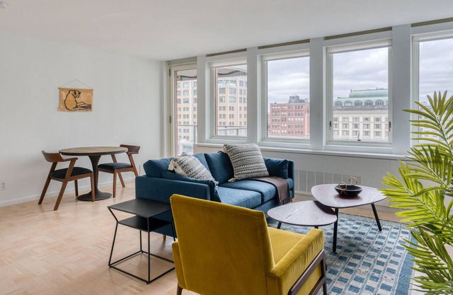 Furnished 1BR in Boston 1 mile to Metro