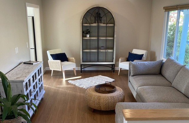 Furnished 3b/3b Capitola - 5 min walk to beach