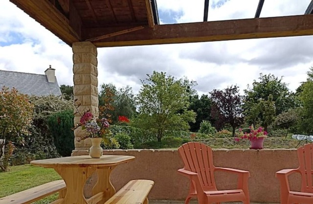 Gîte Bien Situé, mer à 30 mn, Terrasse Couverte