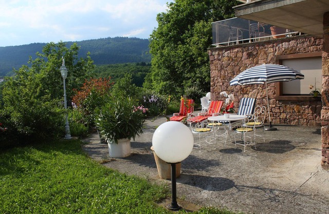 Gîte des Orchidées, nature studio, facing south