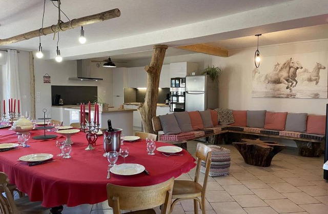 Gîte en Grange Rénovée avec Piscine et Animaux Acceptés - FR-1-489-353