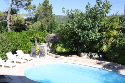 gîte jaune Ardèche L'Avventura