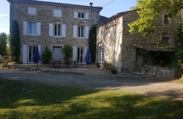 Gîte La Lisette en Drôme Provençal en Campagne à 5min du Beau Village de Saou !