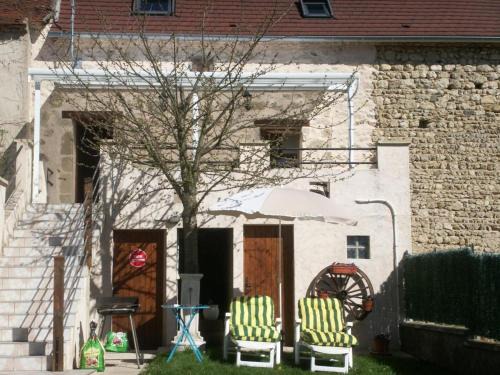 Gîte proche de la Sioule avec jardin et terrasse - FR-1-489-96