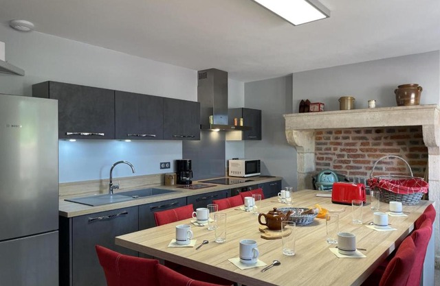 Gîte rénové à Pierrefitte-sur-Loire, vue sur campagne, proche parc Le Pal - FR-1-489-334