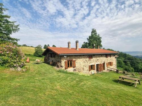 Gîte tranquille au cœur du Pilat, 2 chambres, idéal pour se reposer - FR-1-496-294