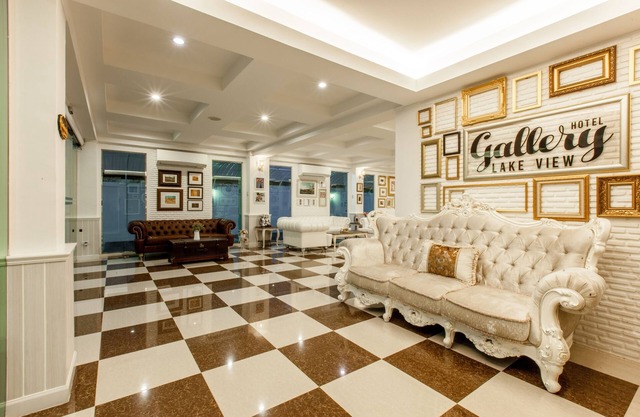 Gallery Lake View Hotel