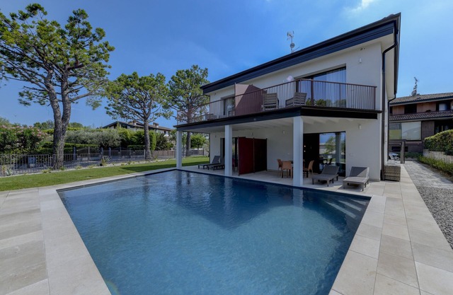 Gardaliva 7 by the lake in Manerba