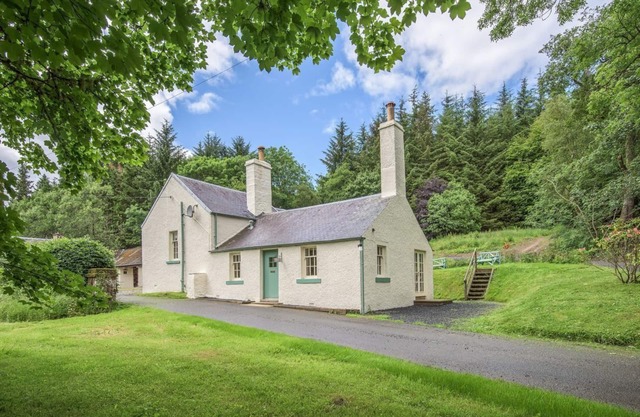 GARDENER'S COTTAGE, Hoscote Estate