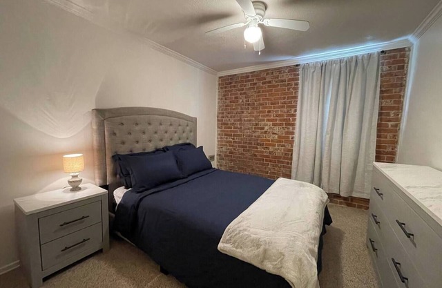 Gated 3 bedroom, 2 bath condo with a pool located just outside Northgates of LSU