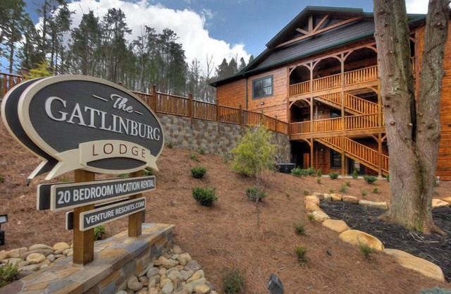 Gatlinburg - The Gatlinburg Lodge - 20 Bedrooms - Sleeps 60