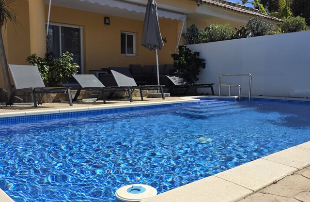 "Gecko"@MARISOL: 250m to the beach, private pool, A/C, WiFi, dog beach